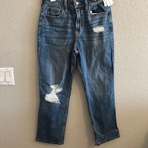Hollister dark washed jeans, never worn. Still has tags on them